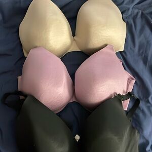 40DDD 3- Lane Bryant Cacique Bras
Backsmoother Full Coverage